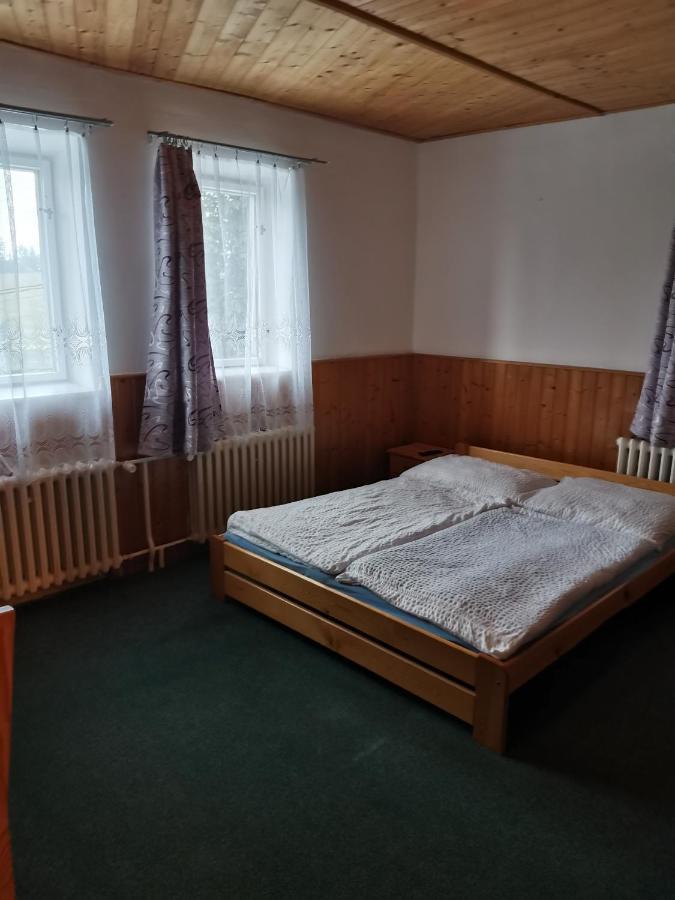 Penzion U Hrocha Lucany nad Nisou Exterior photo